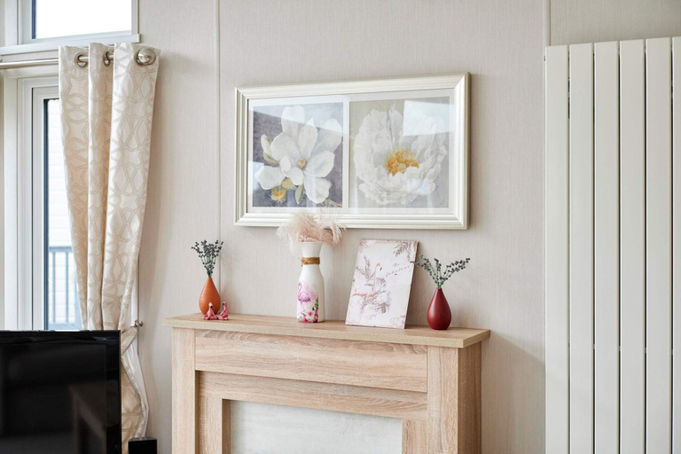Room 2, Host Stay Flamingo Lodge, East Riding of Yorkshire