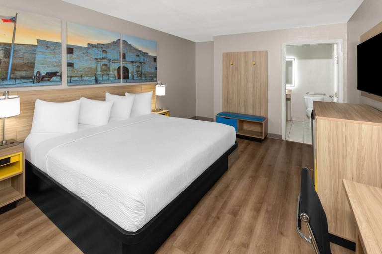 Bedroom 3, Days Inn by Wyndham Temple, Bell
