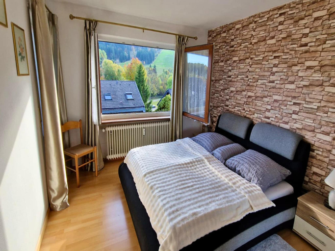 Bedroom 3, Haus Sonnenschein an der Skipiste, Waldshut