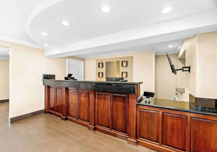 Lobby 4, Aurora Inn, Stanislaus