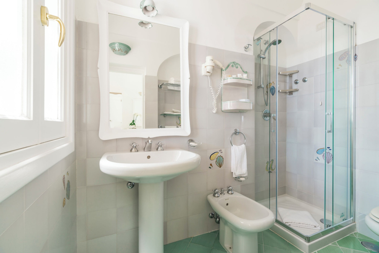 Bathroom 5, Villa La Tartana, Salerno