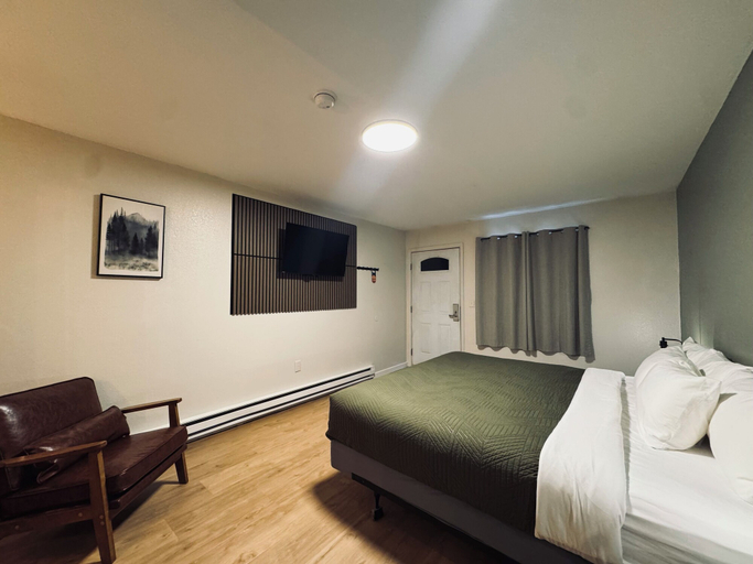 Bedroom 4, The Pioneer Motel, Matanuska-Susitna
