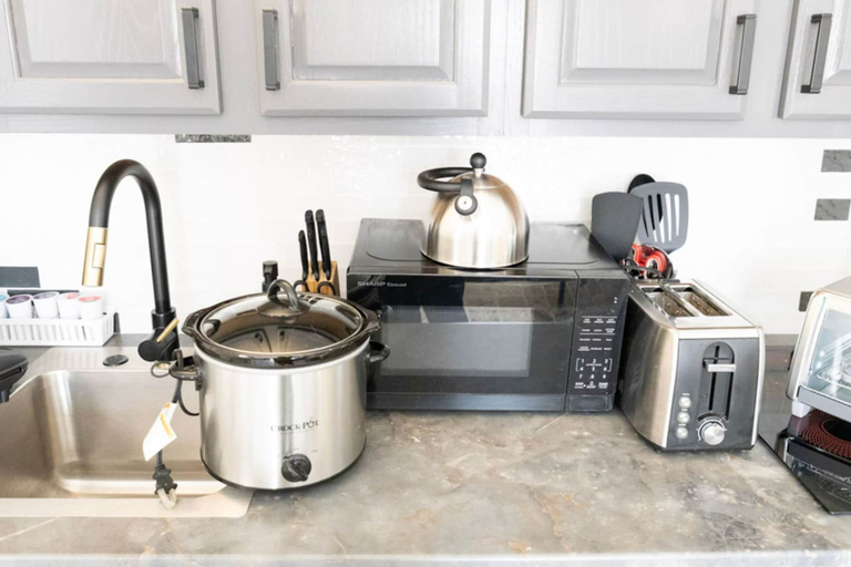 Room 3, Corner Top Floor Fall Creek Convenient to 76, Taney