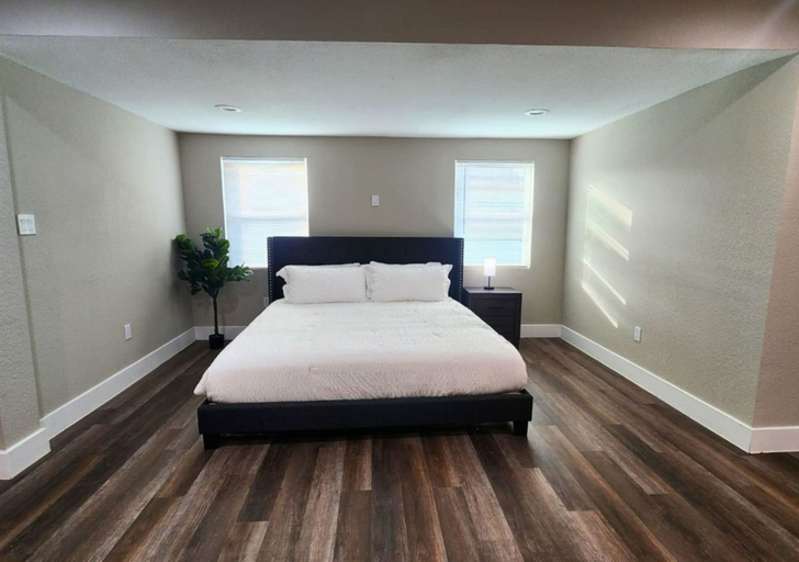 Room 2, Spacious 3BR Home With Office, Houston