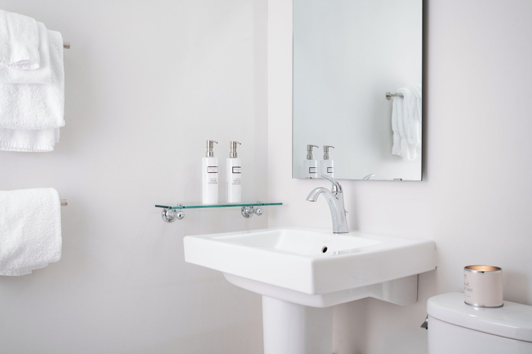 Bathroom 5, The Ellery, Hampshire