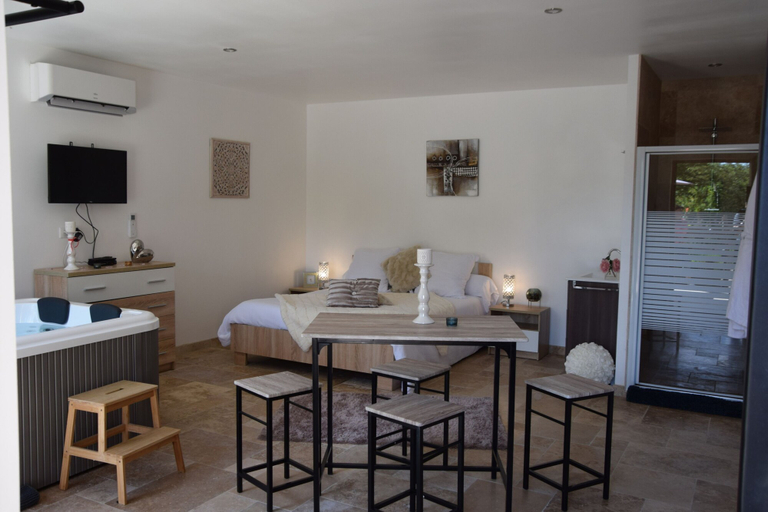 Bedroom 5, Gites spa de Charme L Etoile SPA, Dordogne