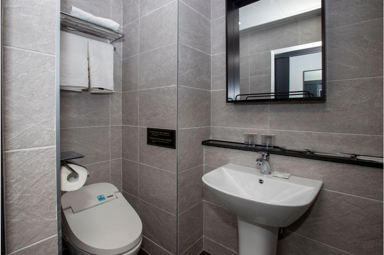 Bathroom 4, Griffin Bay Hotel