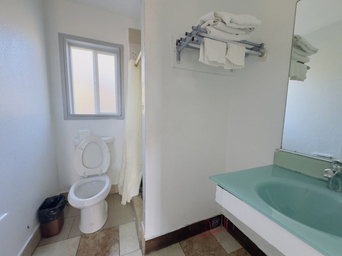 Bathroom 4, Parklane Motel, Alameda