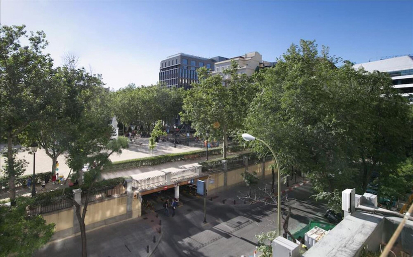 Room 4, Colon 901 in Madrid With 1 Bedrooms and 1 Bathrooms, Madrid