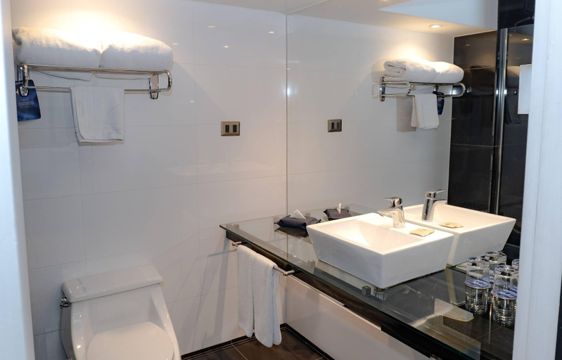 Bathroom 4, Radisson Blu Acqua Hotel & Spa Concon, Valparaíso