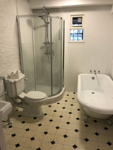 Room 5, Stunning Hall Cottage Near York and Leeds, North Yorkshire
