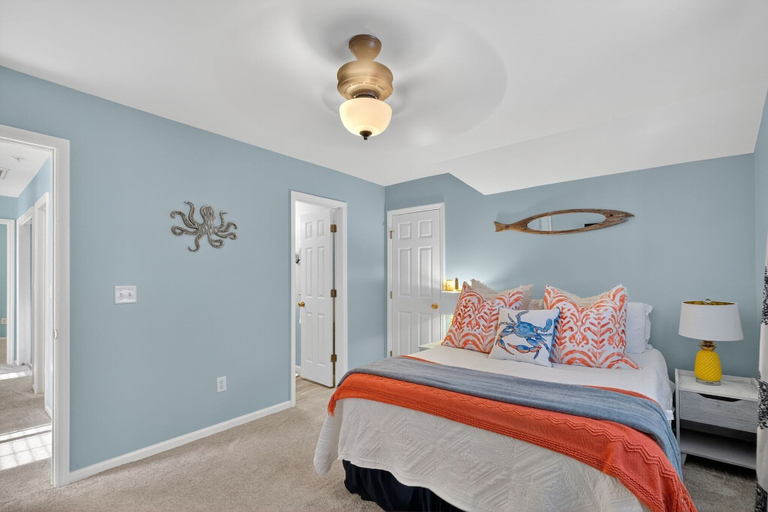 Room 3, Sandy Toes Hideaway 3 Bedroom Home, Chatham