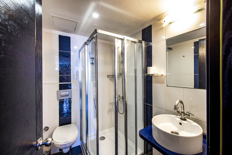 Bathroom 5, Kozan City Hotel, Konak