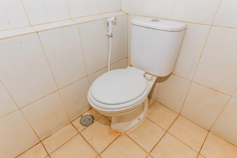 Bathroom 4, Dancenter Apartment Green Lake View Ciputat, South Tangerang