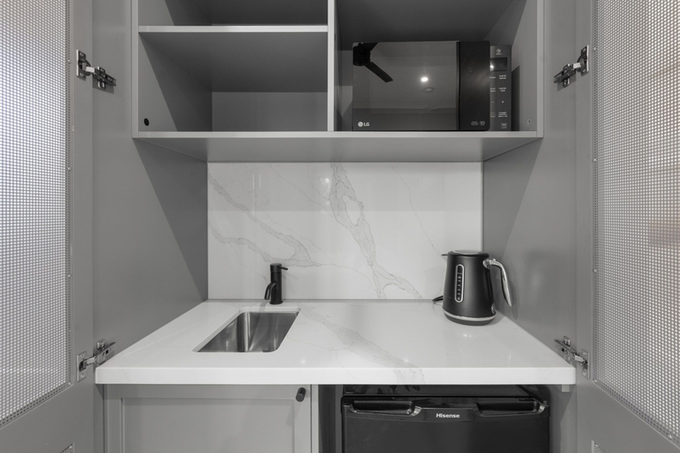 Interior 2, Family-friendly 3-bed Apartment in New Farm, New Farm