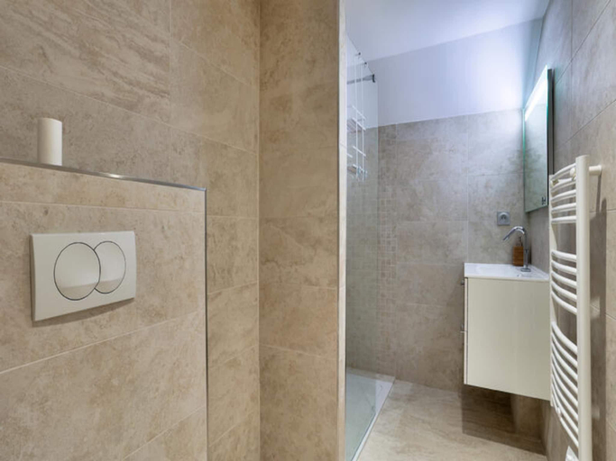 Bathroom 3, Apartment in Vars with Mountain Views Pool, Hautes-Alpes