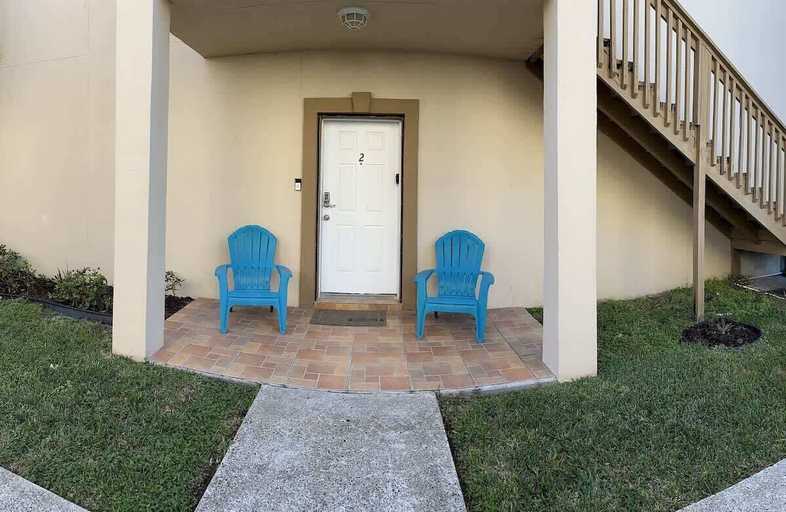 Room 3, Family Friendly Beach Condo With Pool, Cameron