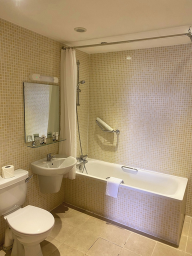Bathroom 4, Cavendish Hotel, East Sussex