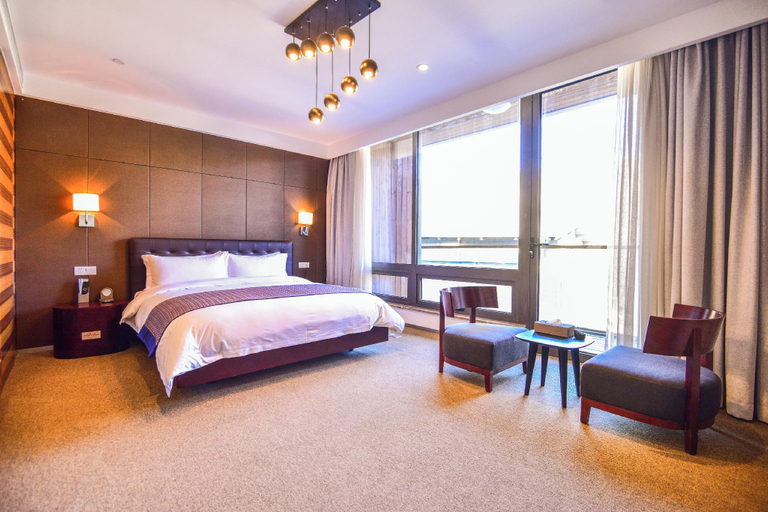 Bedroom, YunDing Grand Hotel, Zhangjiakou