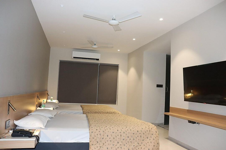 Bedroom 2, Hotel Soham, Nanded