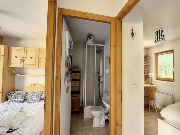 Others 3, Pet-friendly apartment near Alps, Haute-Savoie