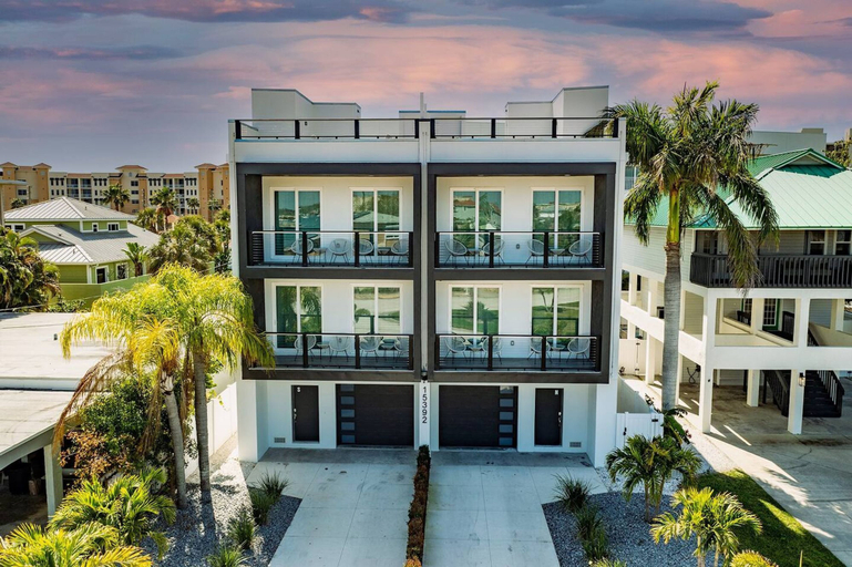 Room 3, Luxury Pool Home Golf Cart, Pinellas