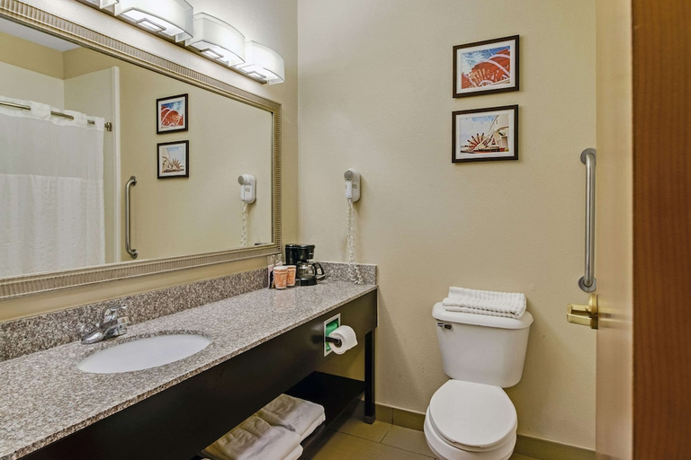 Bathroom, Comfort Inn Henderson, Henderson