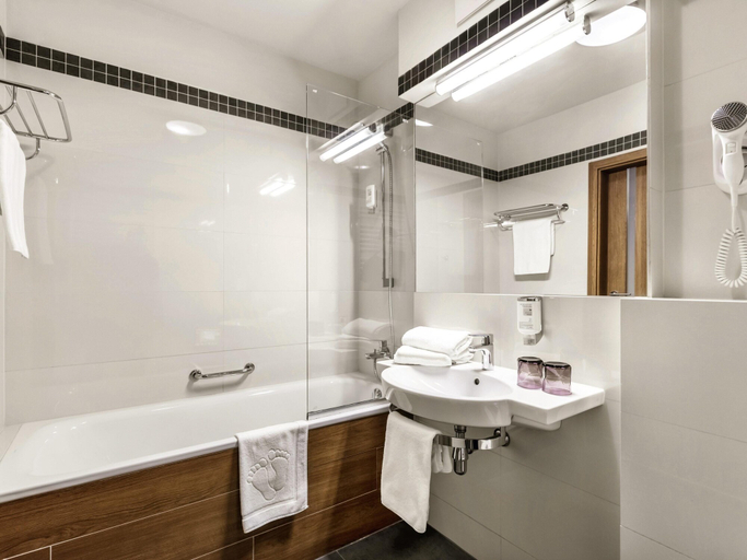 Bathroom 3, Mercure Wiazowna Brant, Mińsk