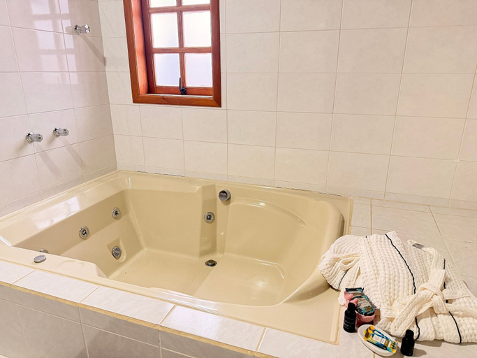 Bathroom 4, THE WRITERS HOUSE, Campo Limpo Paulista