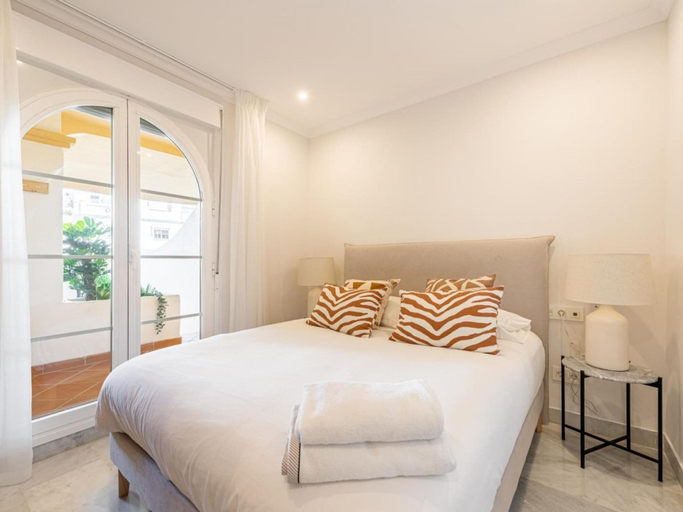 Room 3, Se Orio de Aloha 3 bed, Málaga