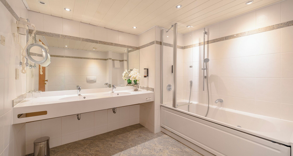Bathroom 5, The Q - Quadro City Hotel, Karlsruhe
