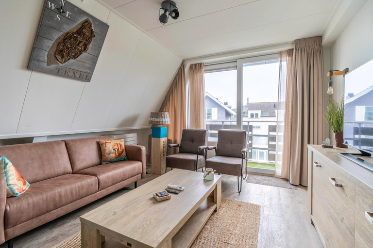 Living room 5, Comfortable and Modern Furnished 4-person Apartment, Texel