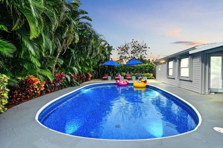 Room 3, NEW Home w Guest Suite Pool Near PGA Beach, Palm Beach