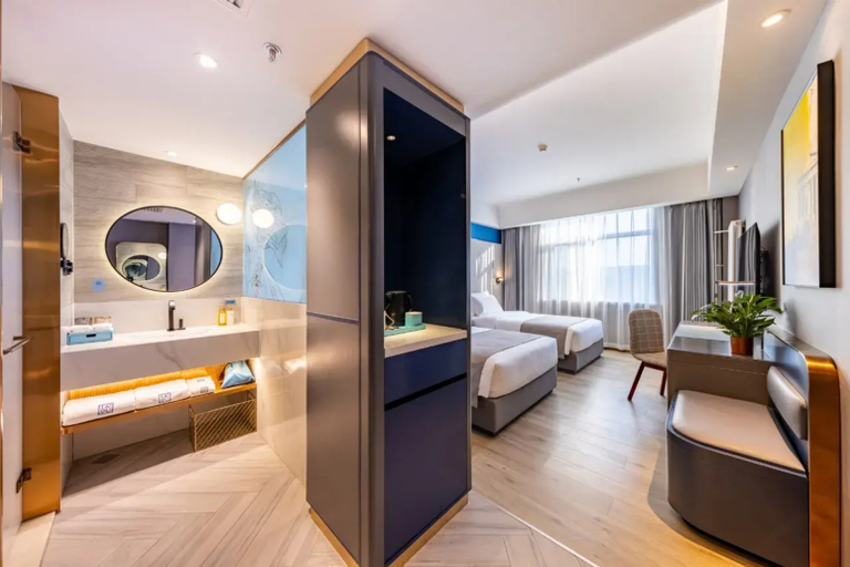 Others 3, Lanou International Hotel, Hong Kong Middle Road, May Fourth Square, Qingdao, Qingdao