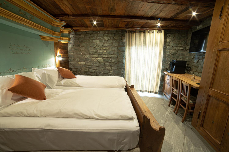 Bedroom 2, Café Quinson Chambres d'Hôtes, Aosta