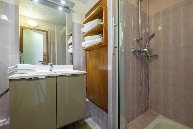Bathroom, VVF Val-Cenis Haute-Maurienne, Savoie