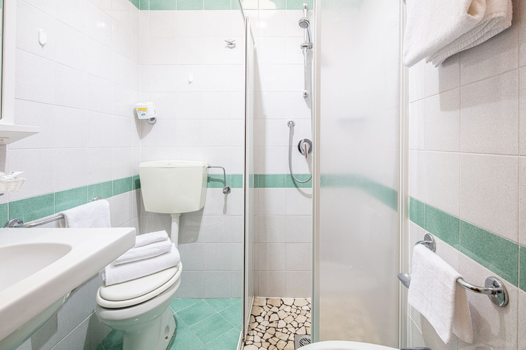 Bathroom 5, Villa D'Este, Gorizia