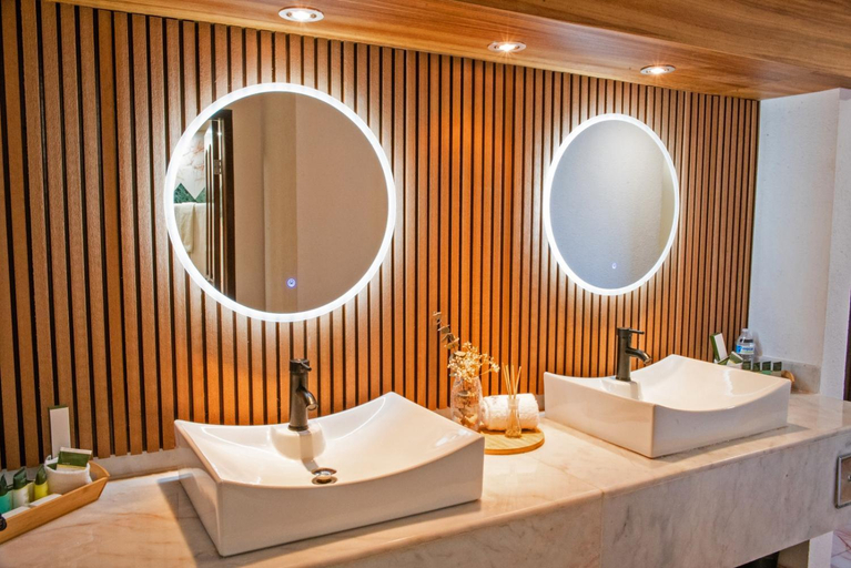 Bathroom 3, Hotel San Carlos Plaza, Guaymas