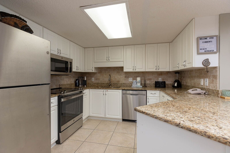Private kitchen 3, Phoenix Vi 6905 3 Bedroom Condo, Baldwin