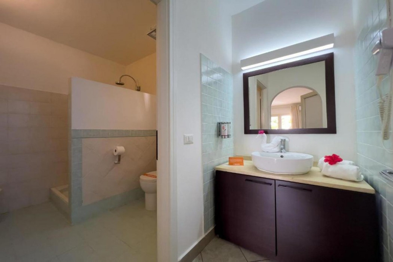 Bathroom 5, VOI Praia de Chaves Resort