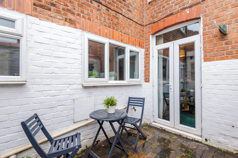 Terrace/patio 2, 80 West Street, Cheshire West and Chester