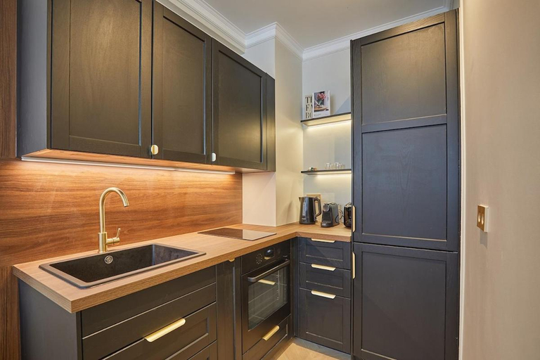 5, Eiffel Tower Apartment Invalides, Paris