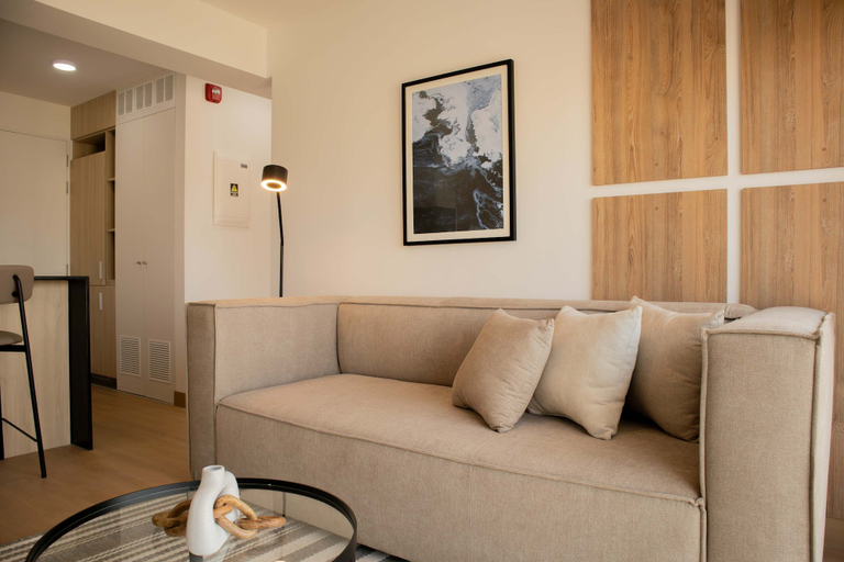 Room 2, w Enchanting 1BR w Balcony in Barranco, Lima