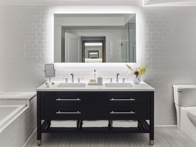 Bathroom 5, Isla Bella Beach Resort & Spa, Monroe