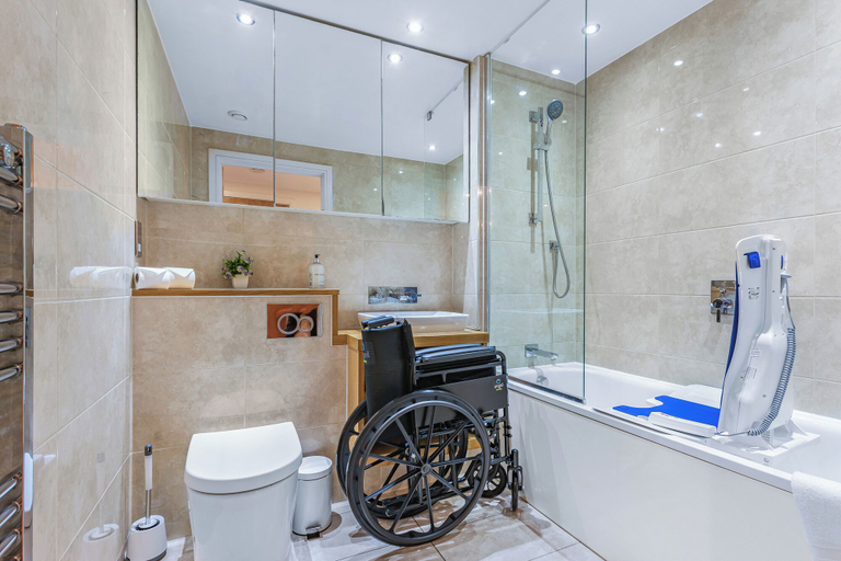 Bathroom 5, Two Bedroom Apartment in Limehouse, London