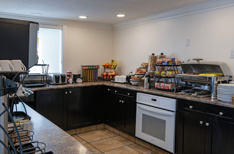 Food & Drinks 5, Riverland Inn & Suites, Thompson-Nicola
