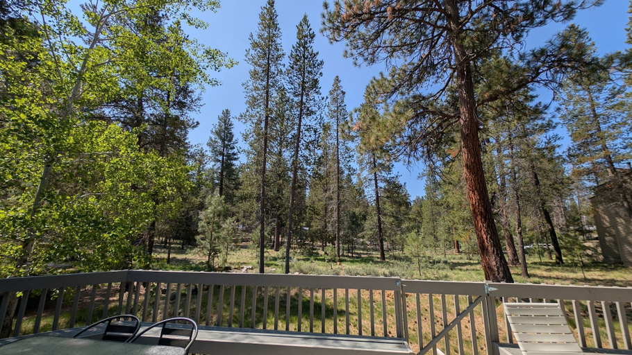 Property grounds 2, Red Fir 20 3 Bedroom Home, Deschutes