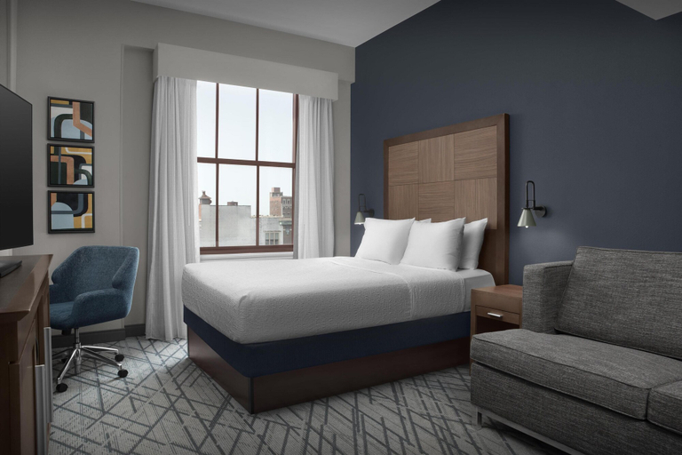 Bedroom 3, Hampton Inn Indianapolis Downtown Across from Circle Centre, Marion