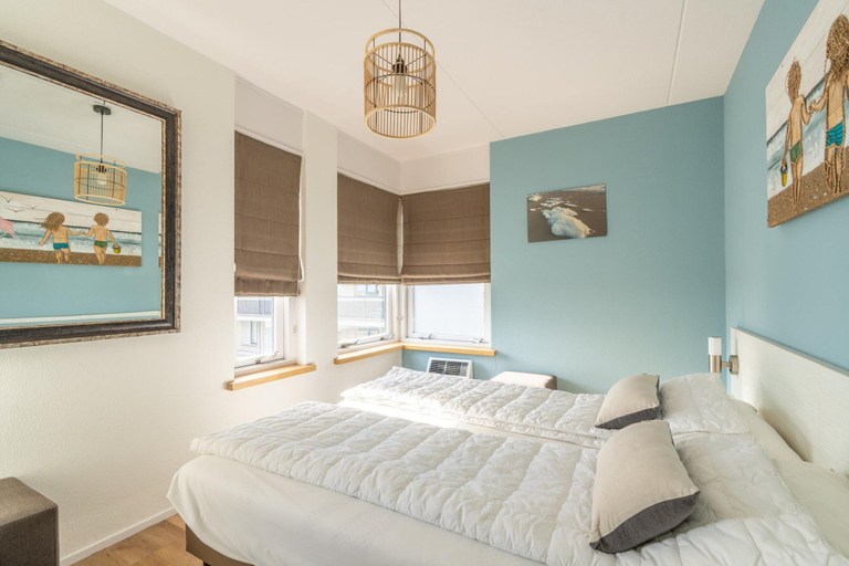 Room 5, 4-person Apartment With Island View, Texel