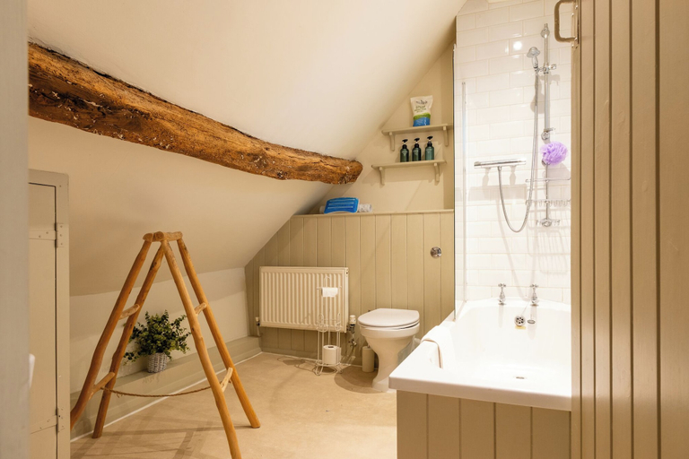Bathroom 4, Beautiful Cottage in the Cotswolds, Gloucestershire